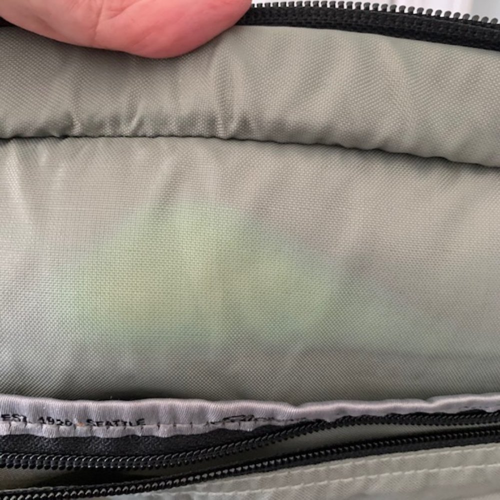 Eddie Bauer Shoulder Laptop Messenger Bag - Picture 10 of 10